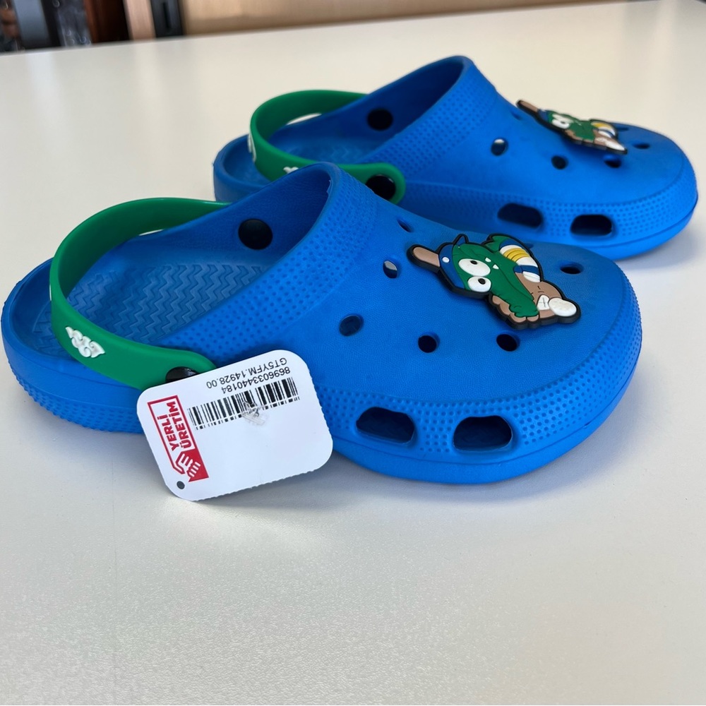 Kids Crocs - Picture 2 of 9